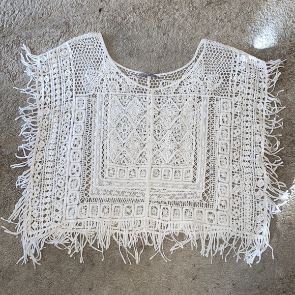 Staccato Boho Crocheted Throw Over Top - Picture 3 of 4